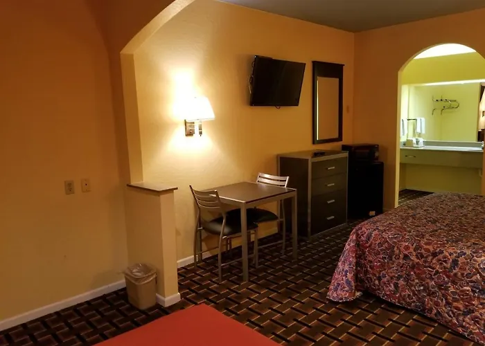 Motel: Texan Inn & Suites