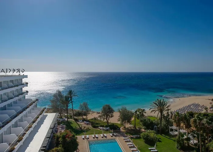 Hotel con tennis: Grecian Sands Hotel