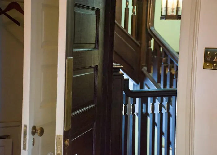 Central hotel: Historic Benner Mansion