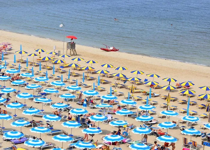 Grand Azzurra Club