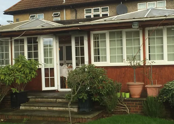 Guest house: Colnbrook Lodge Guest House