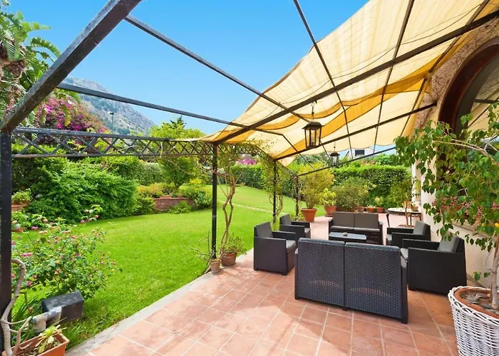 Bouganville Home