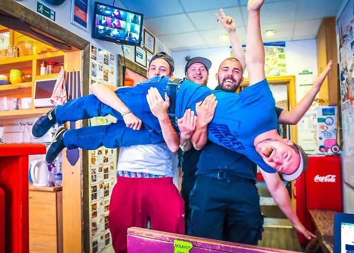 Hotel near College: Naughty Squirrel Backpackers Hostel