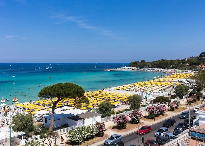 Hotel sulla spiaggia: Mondello Beach Rooms - By The Sea