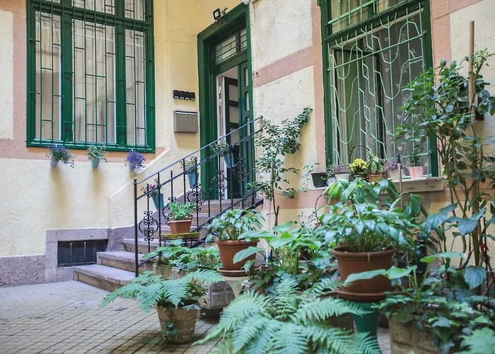 B&B: Budapest Passage 2