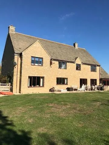 Hotel near College: Weston Grounds Farm