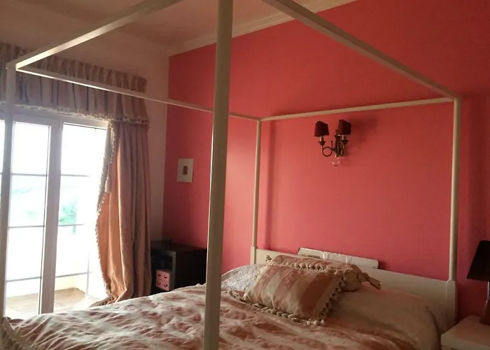 Cabina: Sunny Suites Golf And Free Parking Guest House