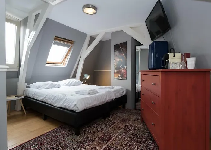  Westerpark Suites