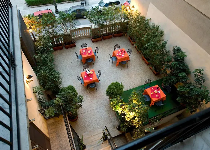 Resort: Hotel Joli