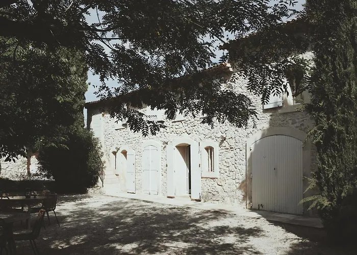 Pension de Famille Domaine De Carraire