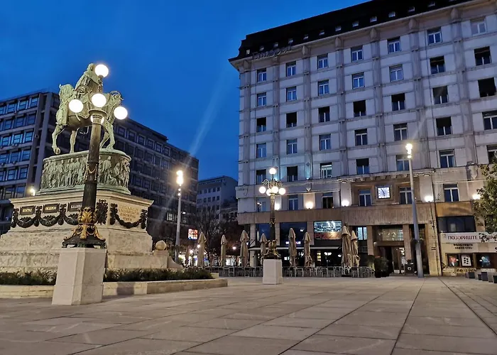 Luxe hotel: Five Points Square - City Center