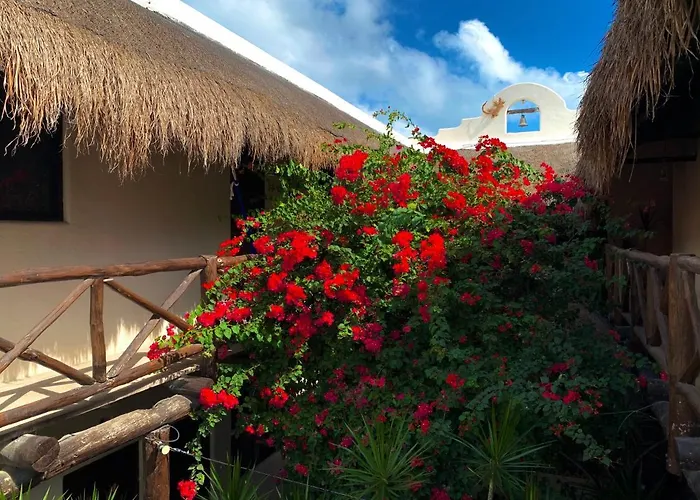 Lo Nuestro Petit Tulum