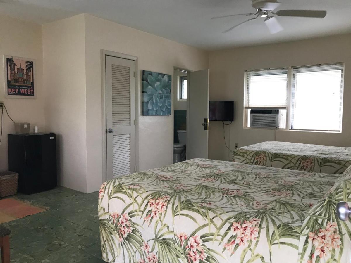 El Patio Motel Key West for Family Vacation With a 8.4 Expert Points in
